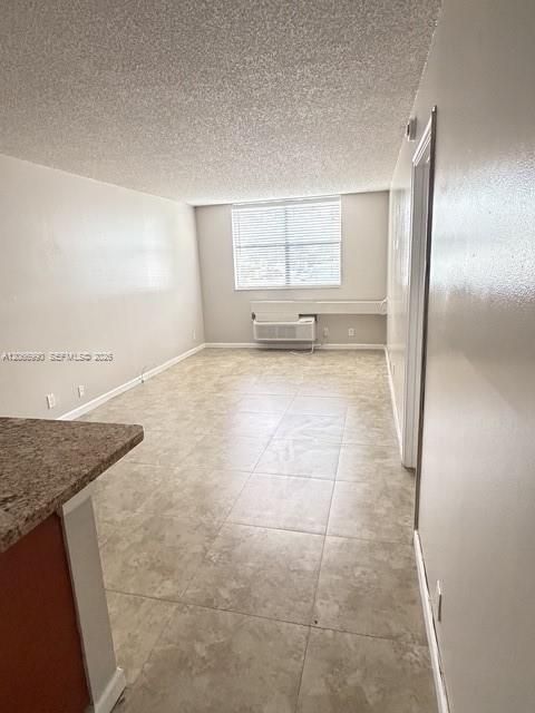 For Rent: $1,500 (1 beds, 1 baths, 606 Square Feet)