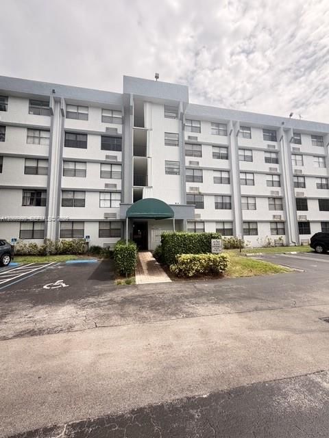 For Rent: $1,500 (1 beds, 1 baths, 606 Square Feet)