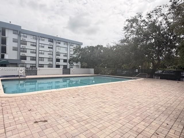 For Rent: $1,500 (1 beds, 1 baths, 606 Square Feet)