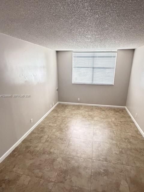 For Rent: $1,500 (1 beds, 1 baths, 606 Square Feet)