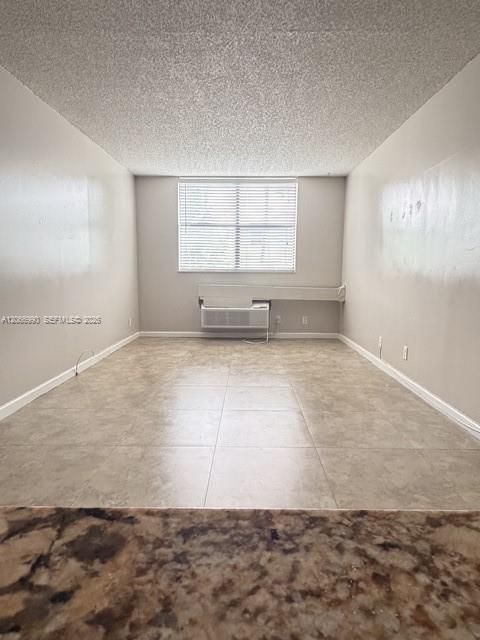 For Rent: $1,500 (1 beds, 1 baths, 606 Square Feet)