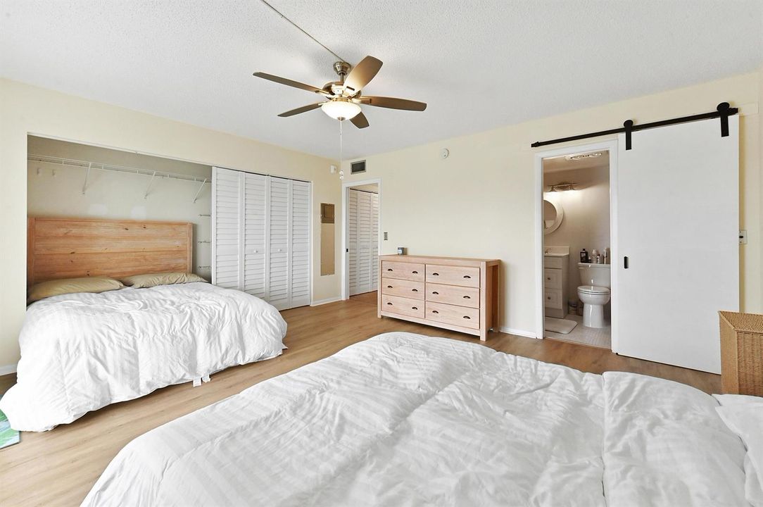 14 Bedroom 03