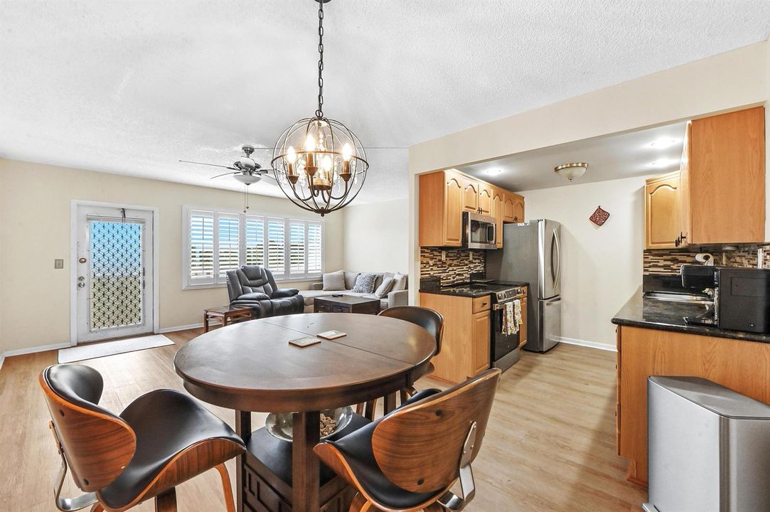 07 Dining area 02