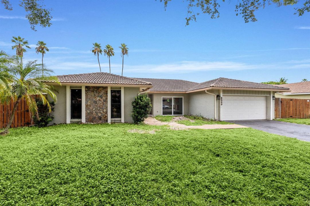 3-web-or-mls-A7404208