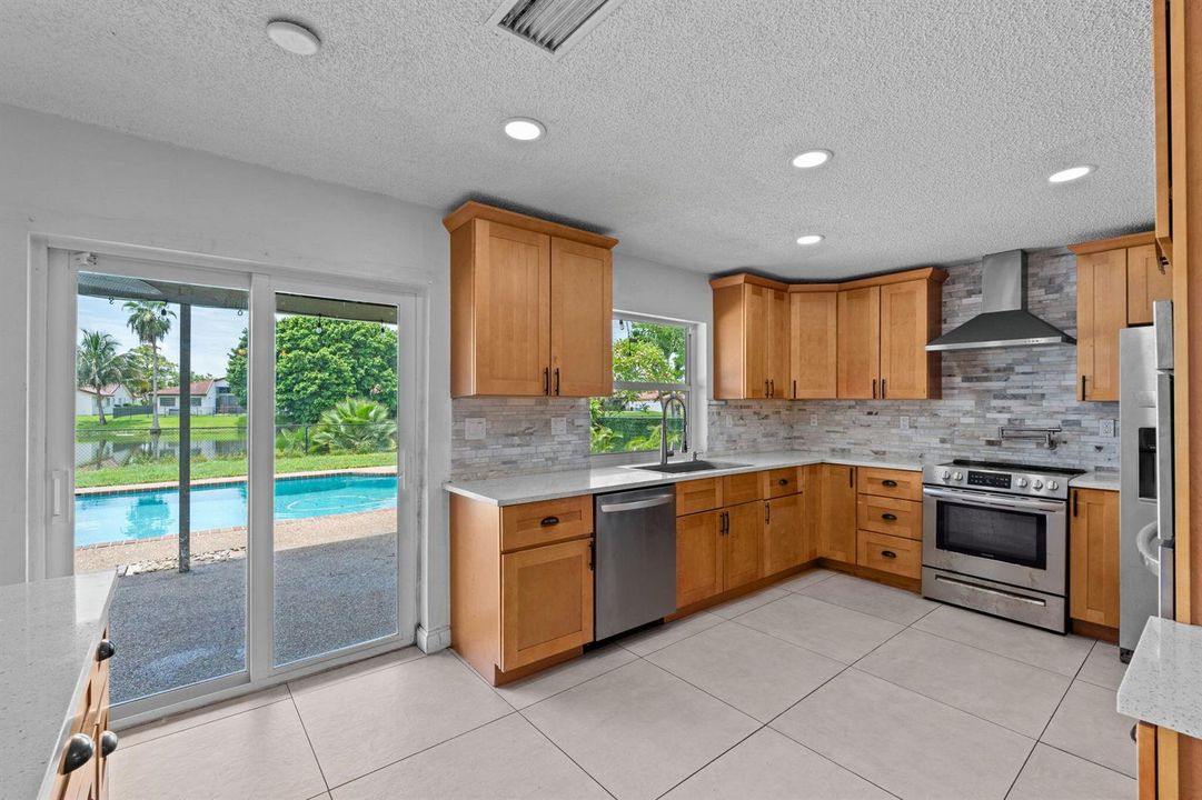 16-web-or-mls-A7404142