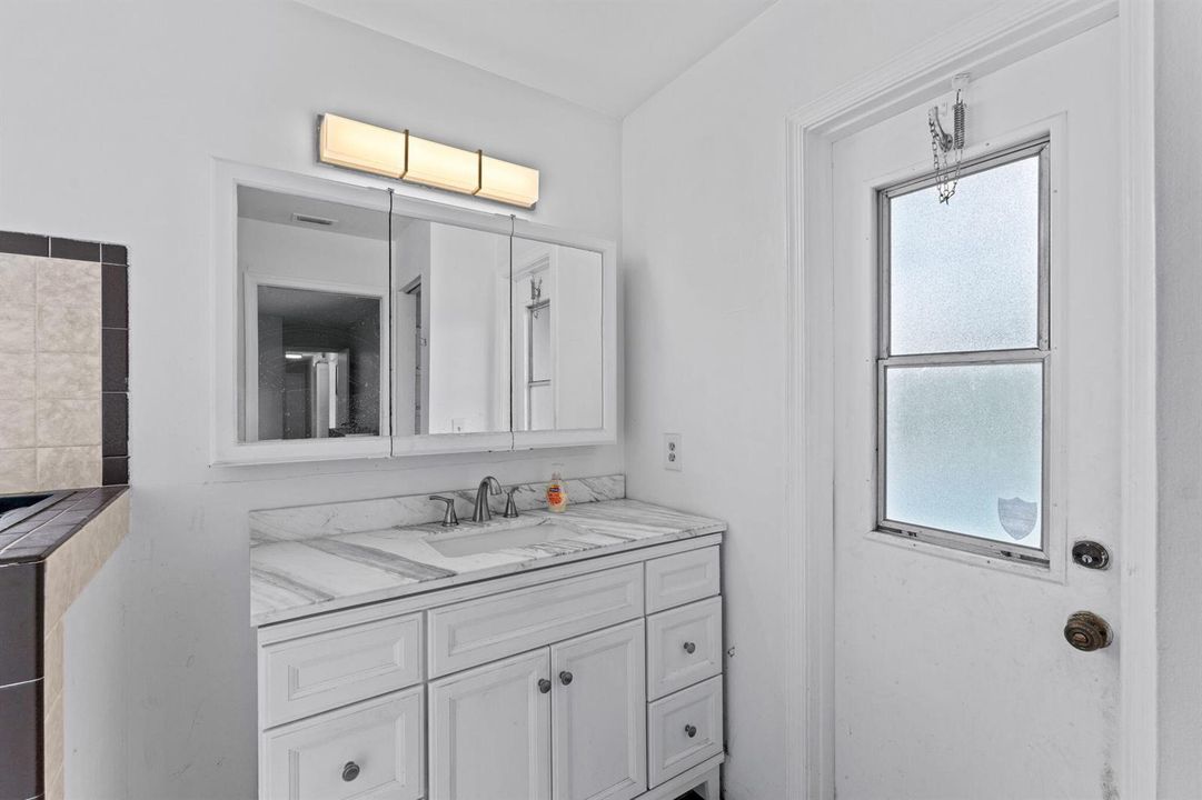 32-web-or-mls-A7404191