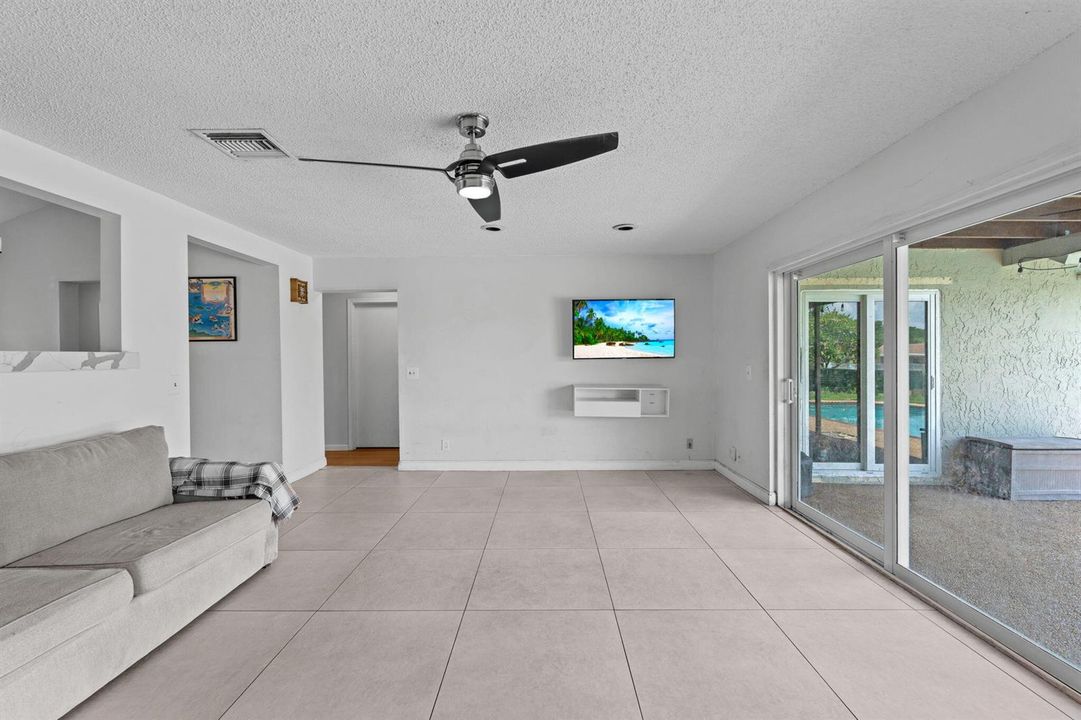 27-web-or-mls-A7404130