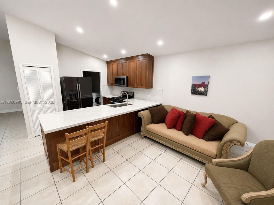For Rent: $3,200 (3 beds, 2 baths, 1385 Square Feet)