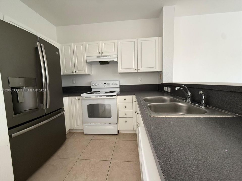 For Sale: $265,000 (3 beds, 2 baths, 1062 Square Feet)