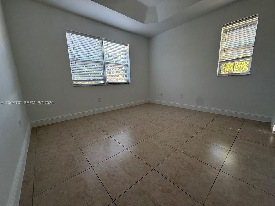 For Sale: $265,000 (3 beds, 2 baths, 1062 Square Feet)