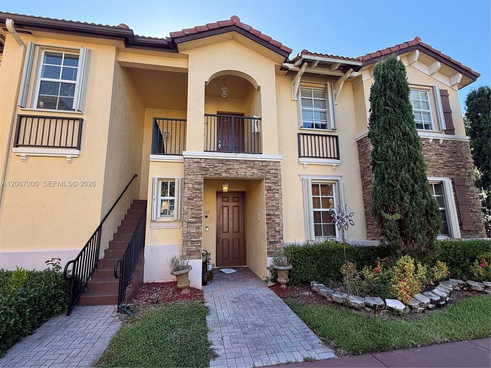 For Sale: $265,000 (3 beds, 2 baths, 1062 Square Feet)