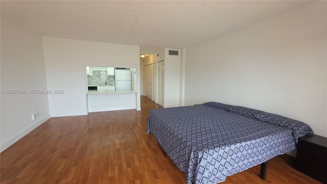 Activo con contrato: $1,575 (1 camas, 1 baños, 450 Pies cuadrados)