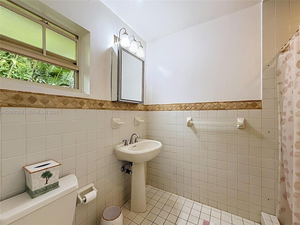 En Venta: $1,275,000 (3 camas, 2 baños, 1879 Pies cuadrados)
