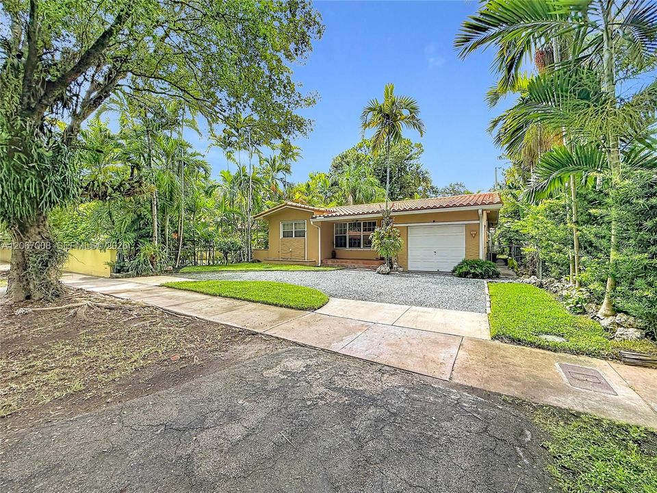 En Venta: $1,275,000 (3 camas, 2 baños, 1879 Pies cuadrados)