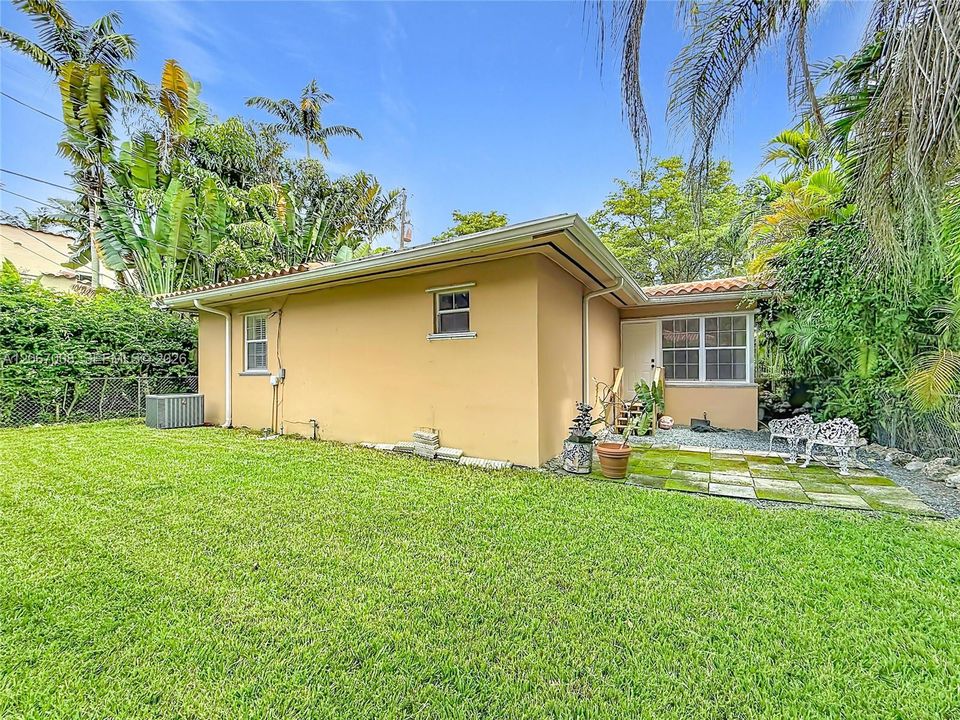 En Venta: $1,275,000 (3 camas, 2 baños, 1879 Pies cuadrados)