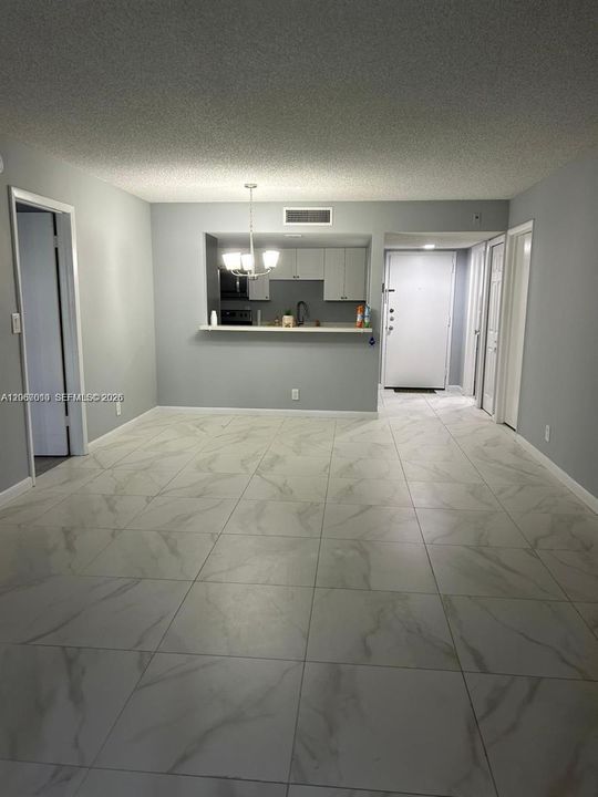 For Sale: $270,000 (2 beds, 2 baths, 1106 Square Feet)