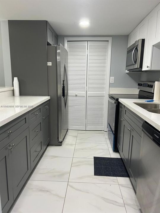 For Sale: $270,000 (2 beds, 2 baths, 1106 Square Feet)