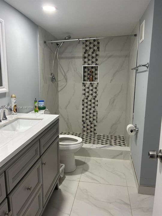 For Sale: $270,000 (2 beds, 2 baths, 1106 Square Feet)