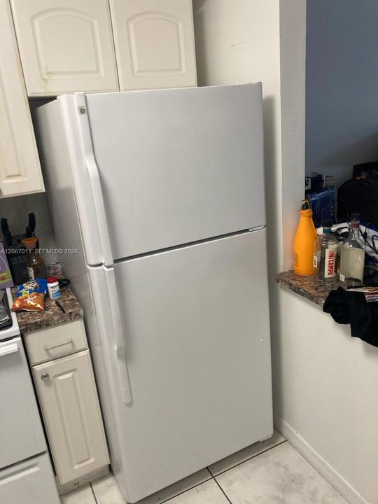 For Sale: $125,000 (1 beds, 1 baths, 720 Square Feet)
