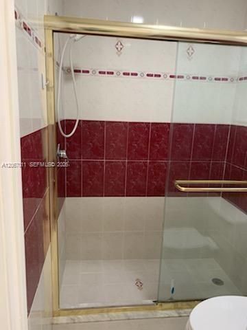 For Sale: $125,000 (1 beds, 1 baths, 720 Square Feet)