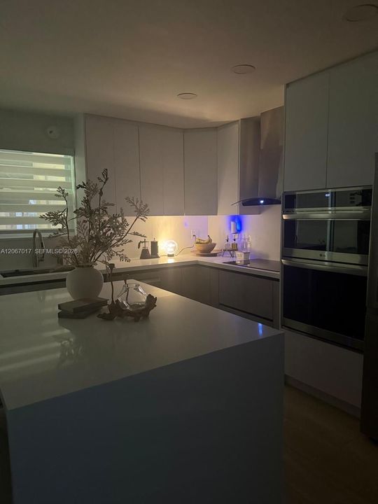 For Sale: $399,000 (2 beds, 2 baths, 1346 Square Feet)