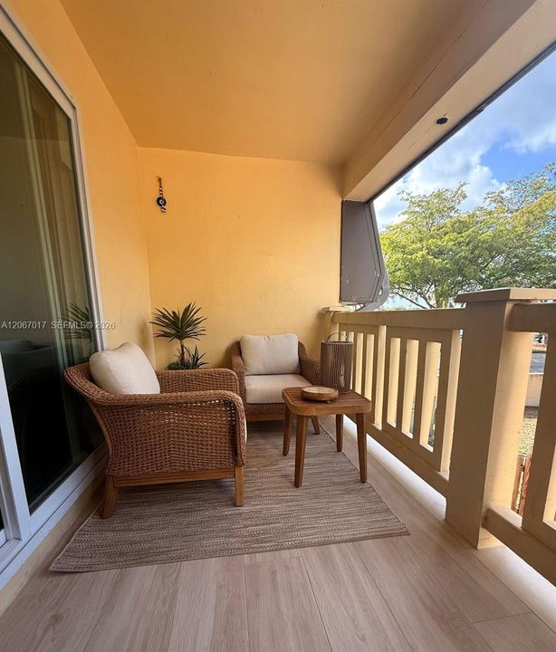 For Sale: $399,000 (2 beds, 2 baths, 1346 Square Feet)