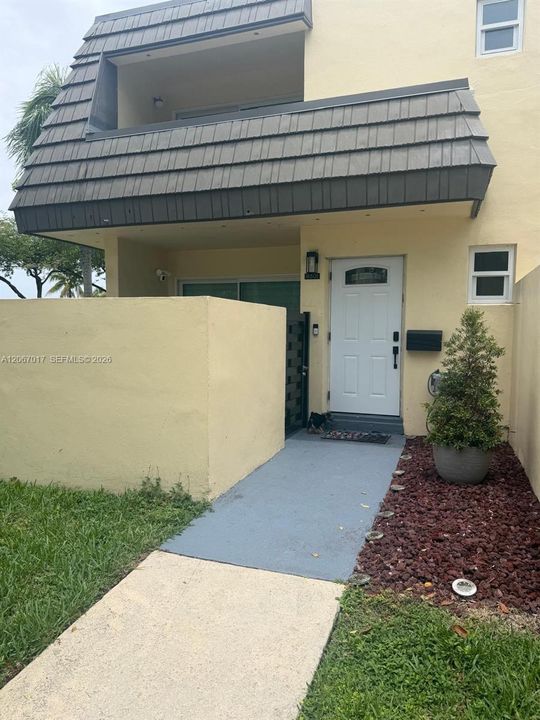 For Sale: $399,000 (2 beds, 2 baths, 1346 Square Feet)