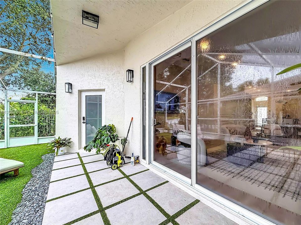 For Sale: $749,999 (3 beds, 2 baths, 1416 Square Feet)