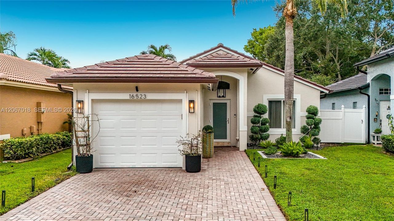 For Sale: $749,999 (3 beds, 2 baths, 1416 Square Feet)