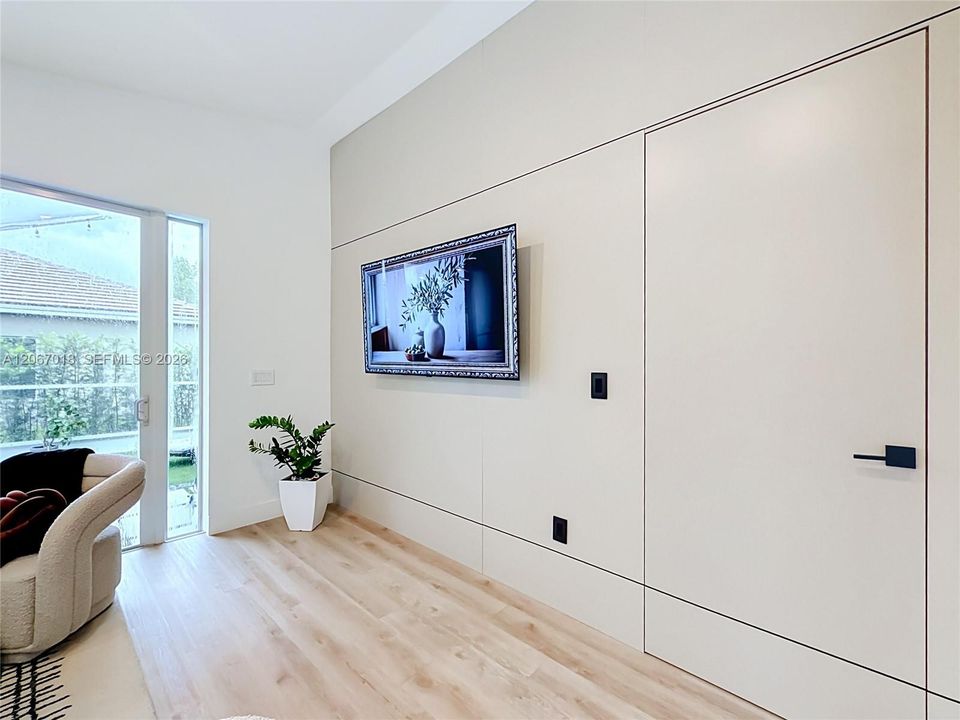 For Sale: $749,999 (3 beds, 2 baths, 1416 Square Feet)