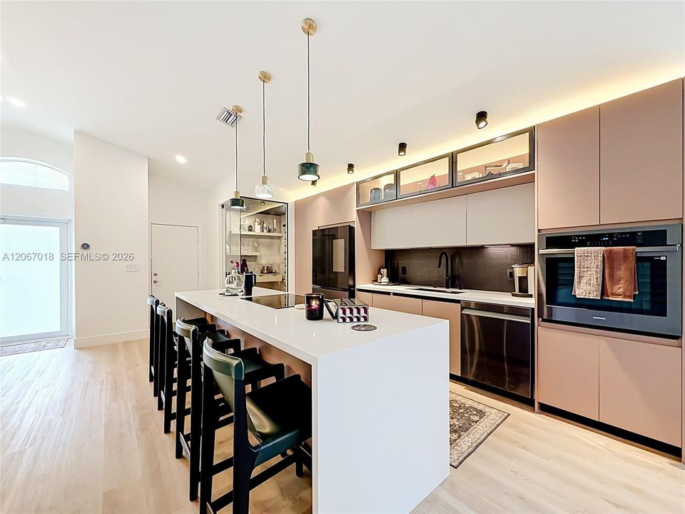 For Sale: $749,999 (3 beds, 2 baths, 1416 Square Feet)