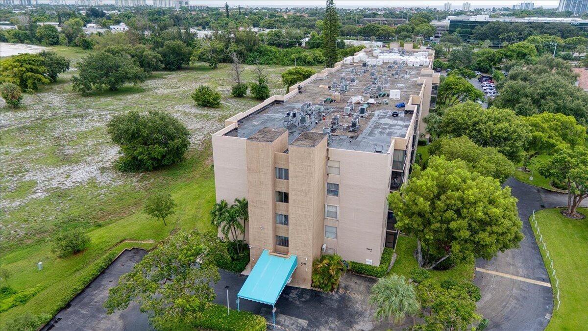 70-5280 NW 2nd Ave Boca (70)