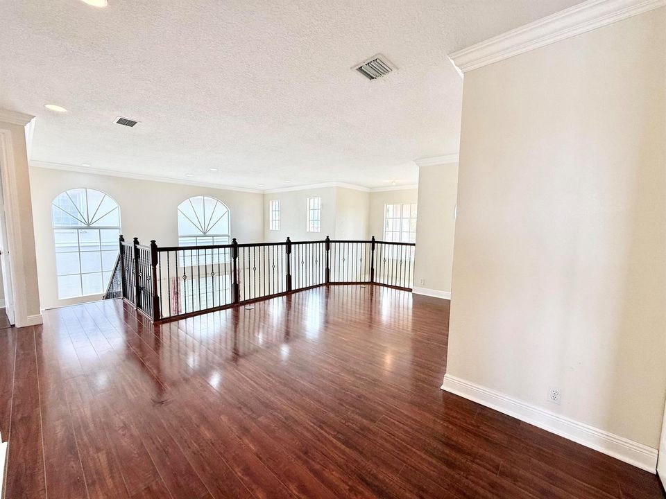 SPACIOUS LOFT