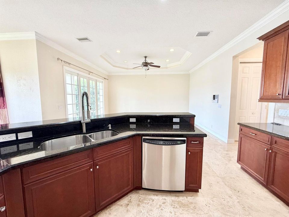 OPEN KITCHEN TO FAMILY ROOM