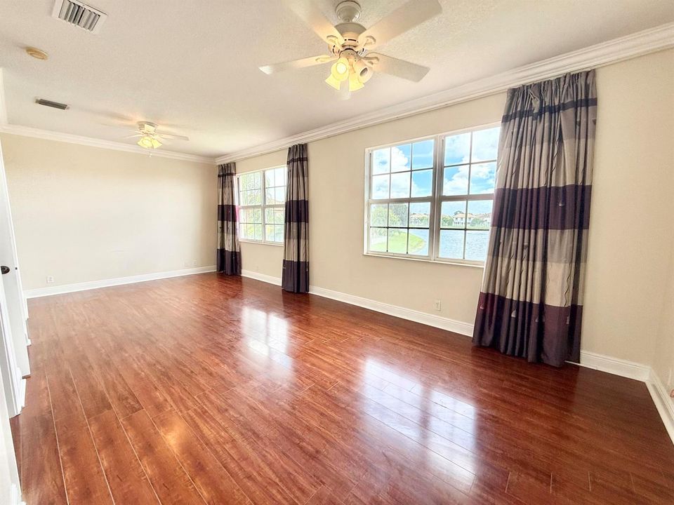 SPACIOUS DOUBLE 4TH BEDROOM