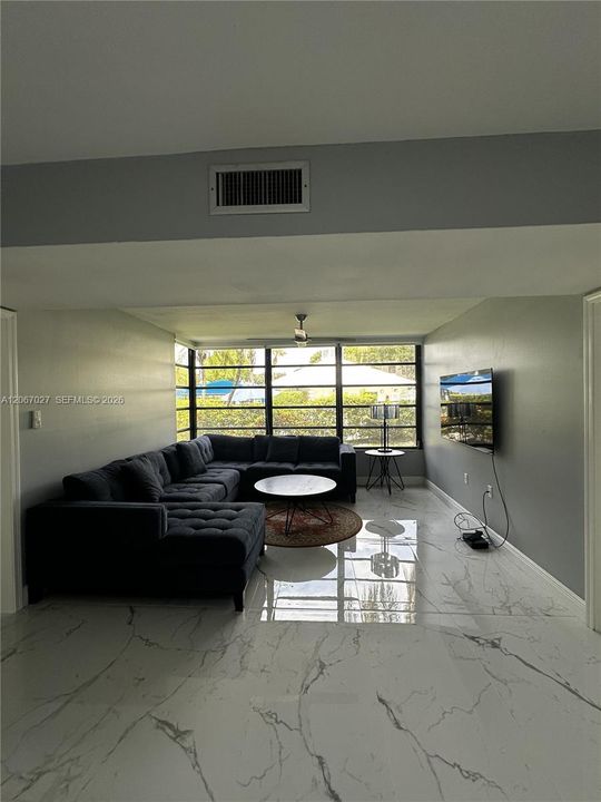 For Rent: $2,950 (2 beds, 2 baths, 1385 Square Feet)
