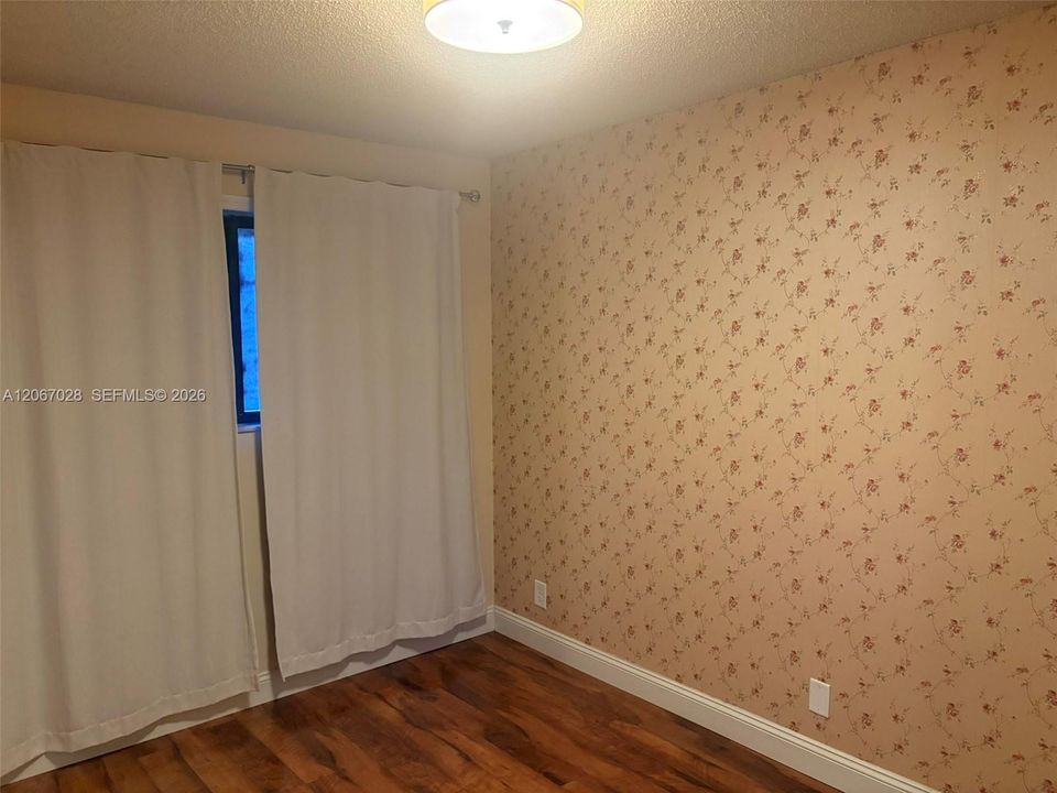 Activo con contrato: $2,750 (2 camas, 2 baños, 1570 Pies cuadrados)