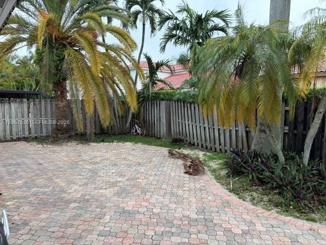 For Sale: $1,140,000 (4 beds, 2 baths, 2011 Square Feet)