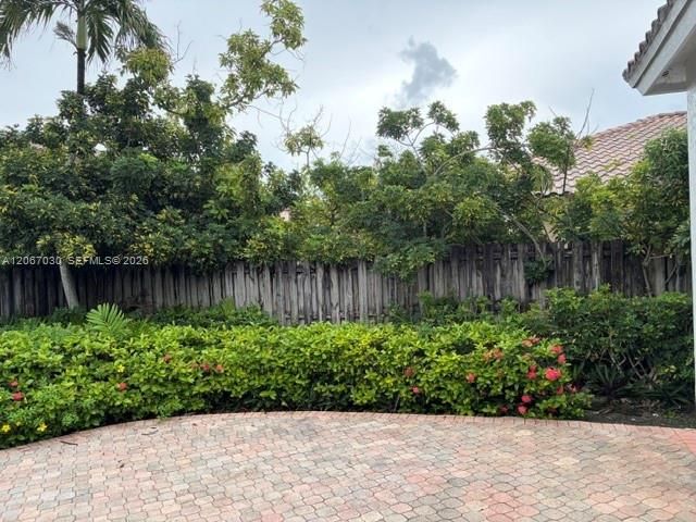 For Sale: $1,140,000 (4 beds, 2 baths, 2011 Square Feet)