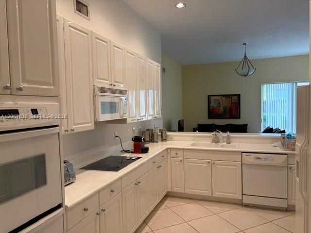 For Sale: $1,140,000 (4 beds, 2 baths, 2011 Square Feet)
