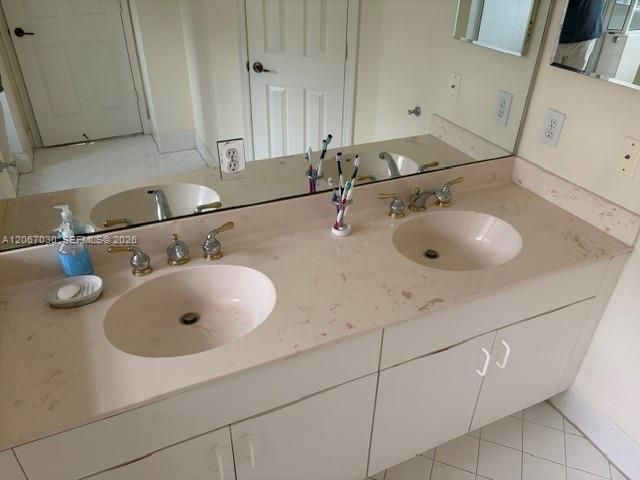 For Sale: $1,140,000 (4 beds, 2 baths, 2011 Square Feet)