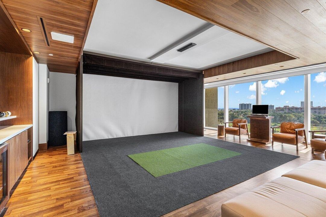 Golf simulator
