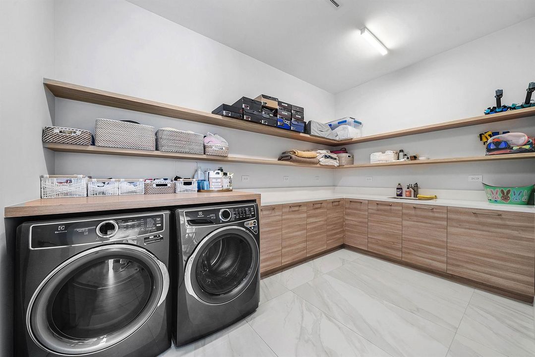 Washer & Dryer