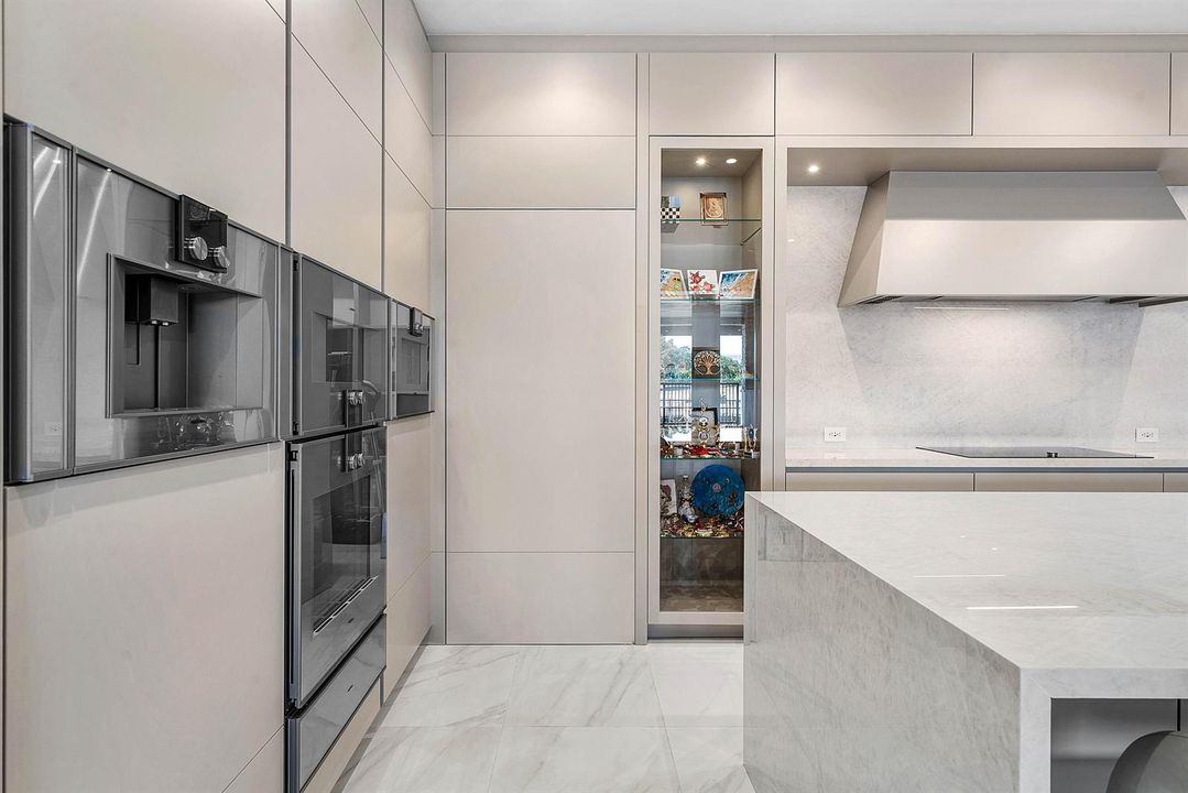 Kitchen pantry