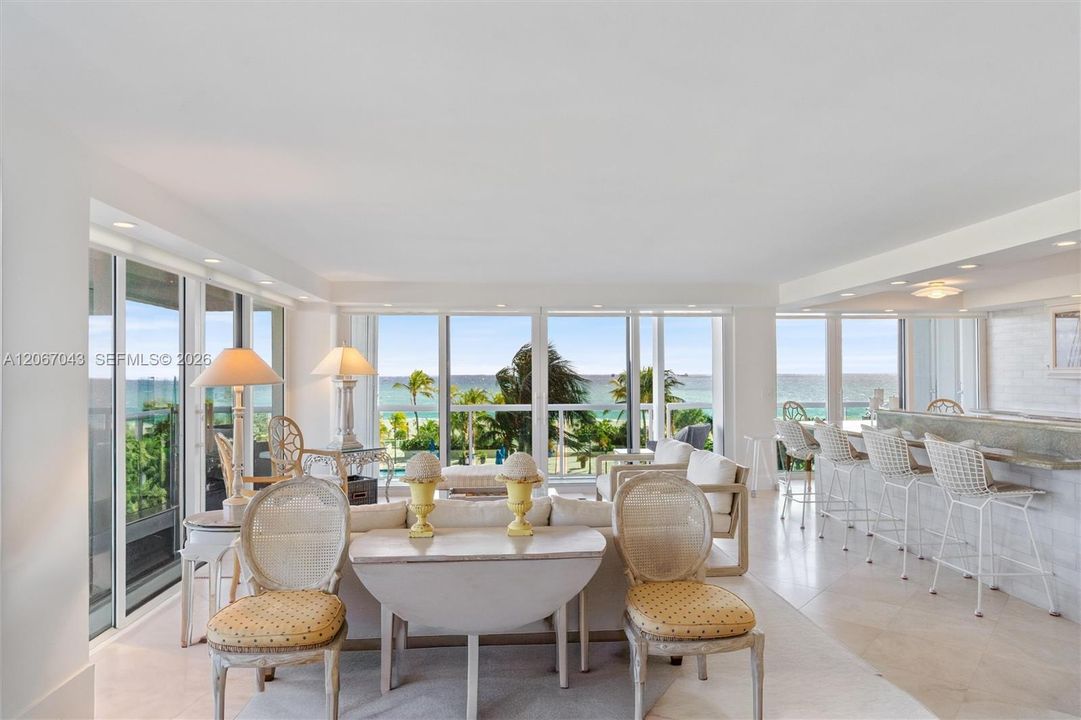 На продажу: $1,595,000 (2 спален, 2 ванн, 1813 Квадратных фут)