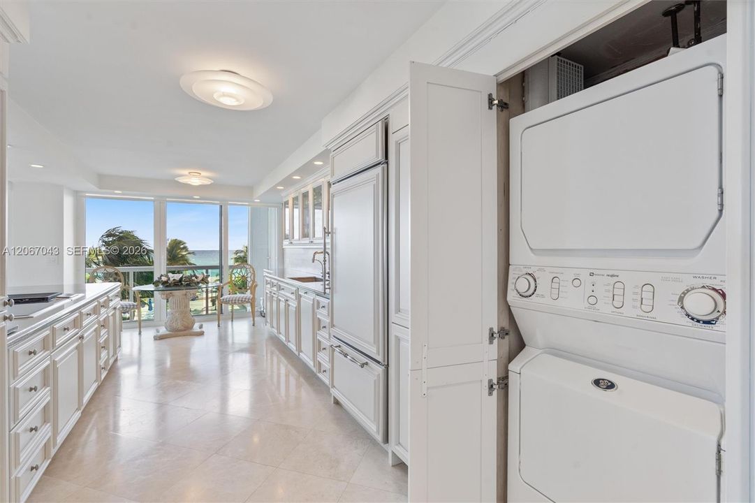 На продажу: $1,595,000 (2 спален, 2 ванн, 1813 Квадратных фут)