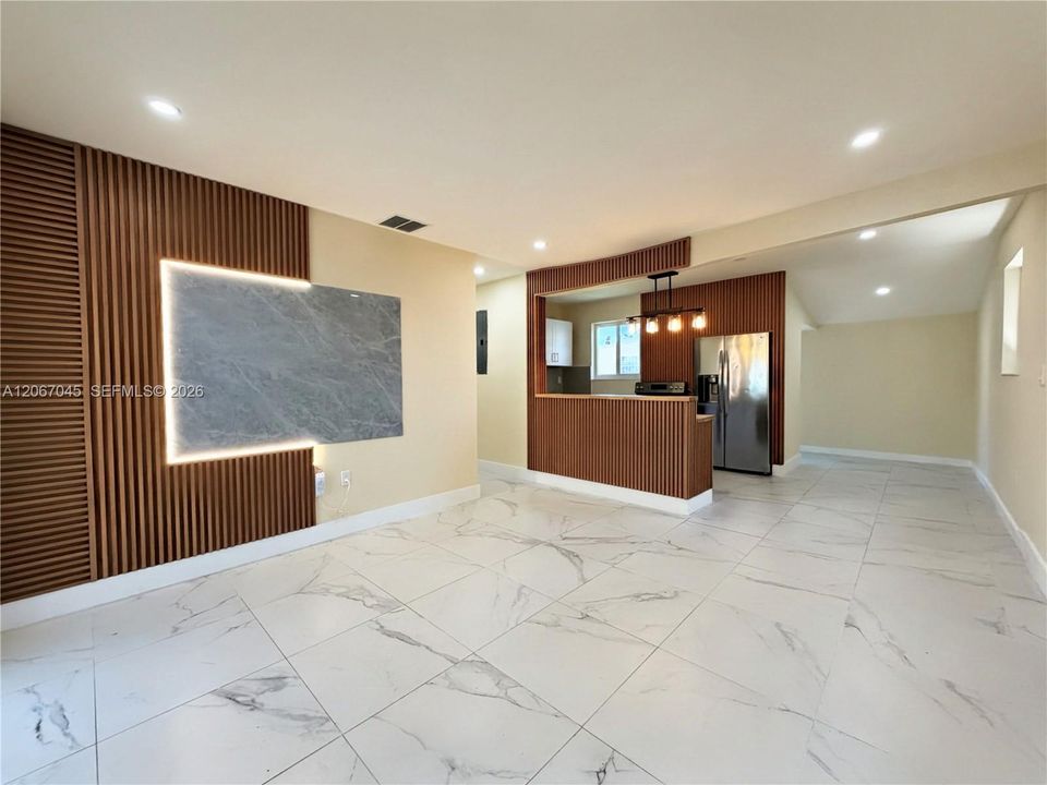 В аренду: $3,200 (2 спален, 2 ванн, 851 Квадратных фут)