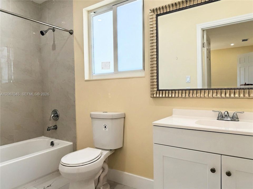В аренду: $3,200 (2 спален, 2 ванн, 851 Квадратных фут)