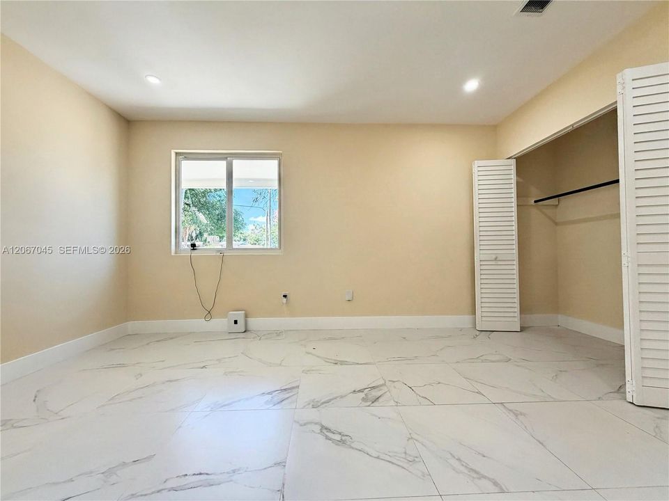 В аренду: $3,200 (2 спален, 2 ванн, 851 Квадратных фут)