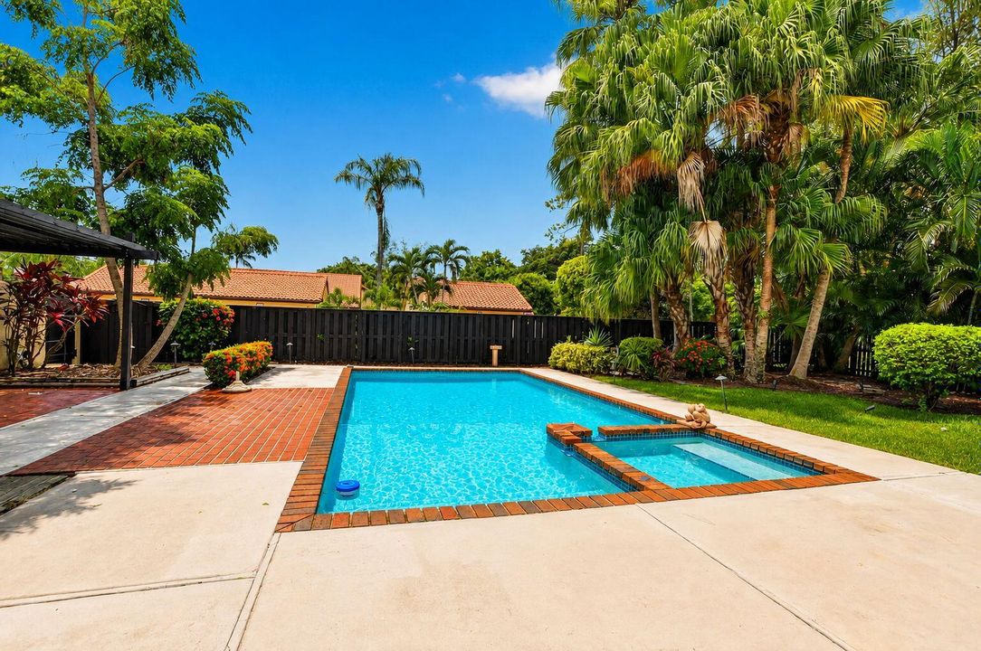 8-web-or-mls-21718 San Simeon Cir (9)